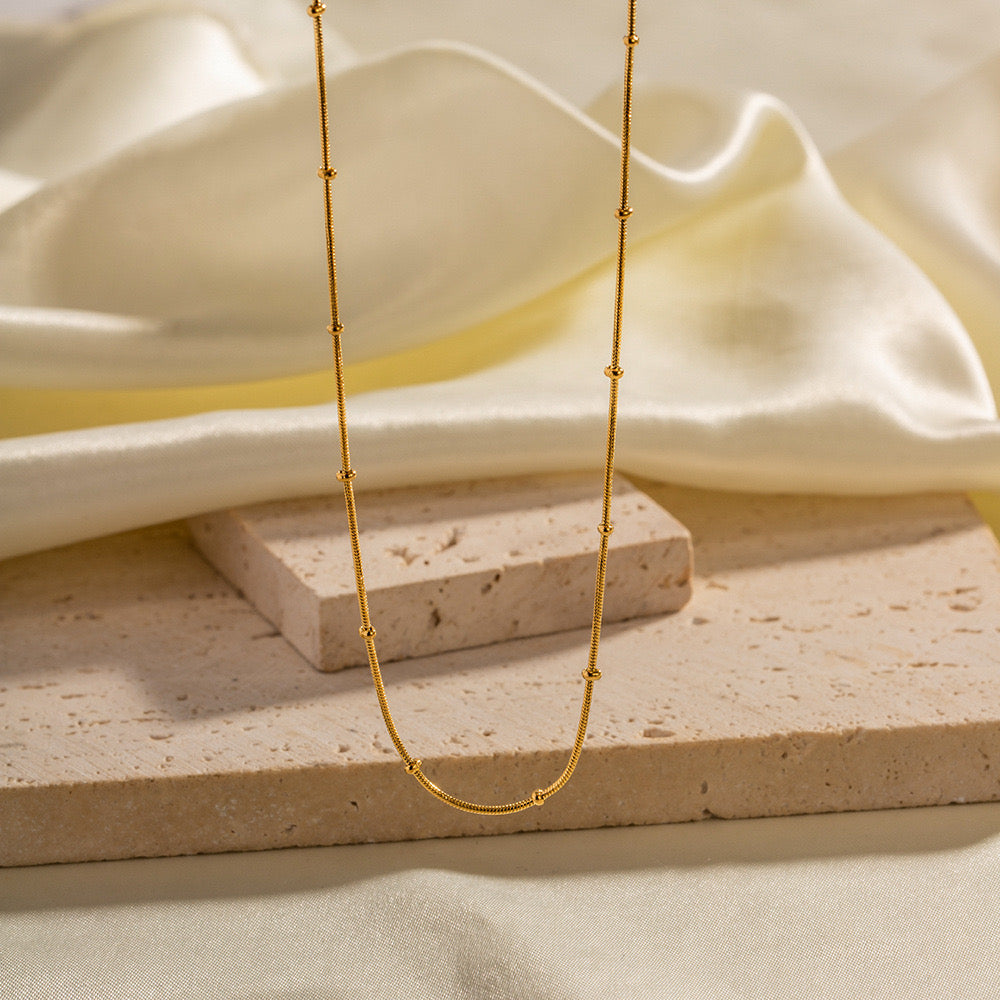 Aire Necklace