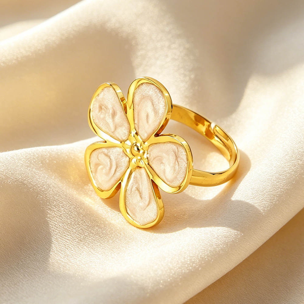 Lyra Ring