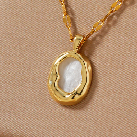 Elli Necklace