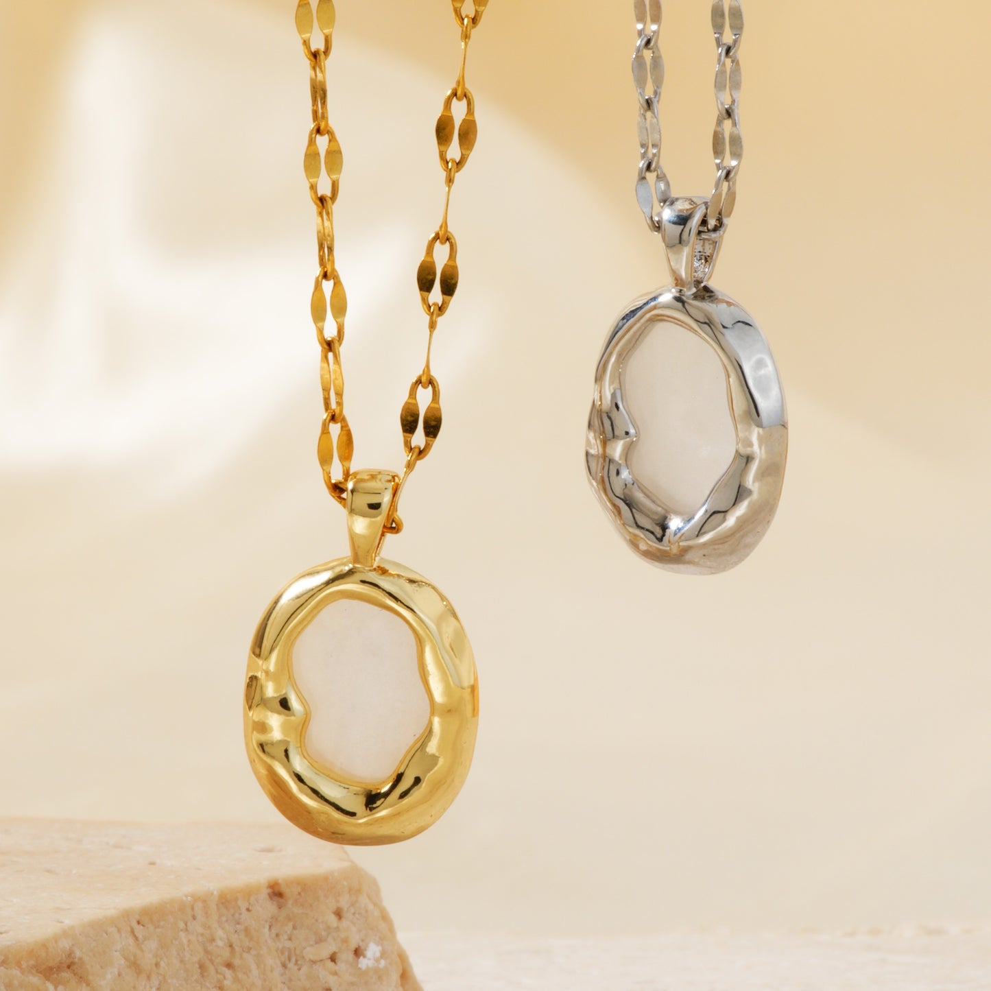 Elli Necklace